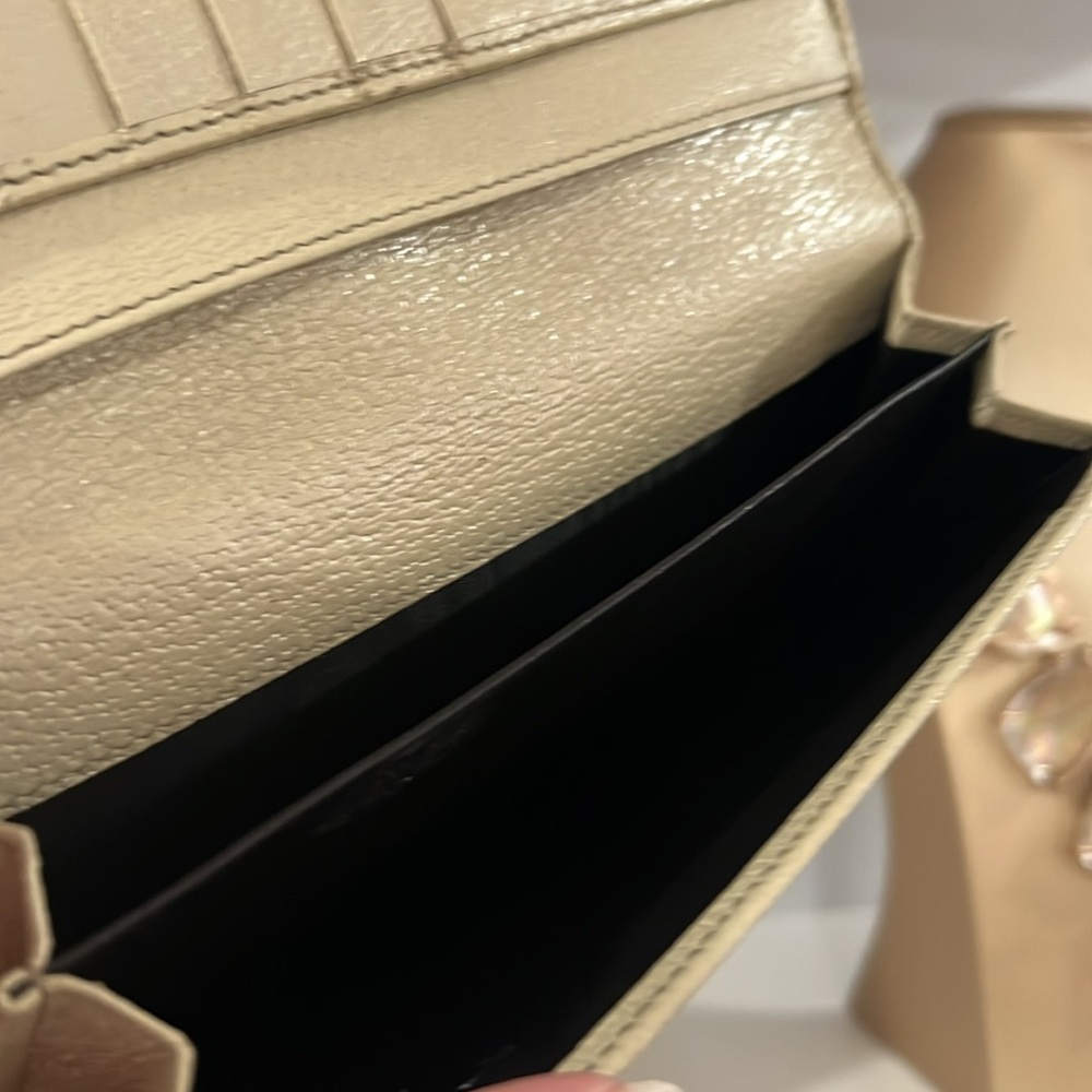 Gucci Wallet - Picture 8 of 17